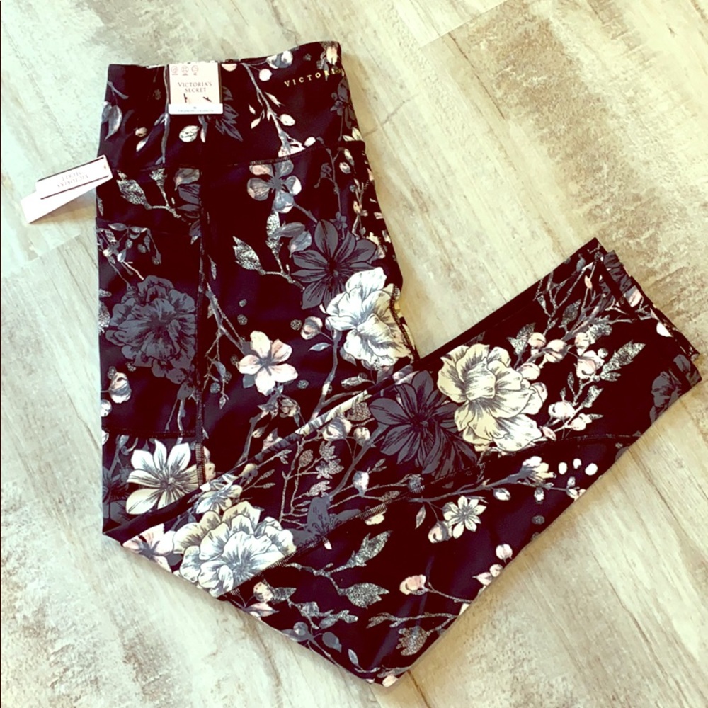 ❤️VICTORIA'S SECRET 🌸Incredible Essential Legging - Picture 4 of 7